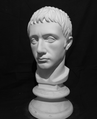 Гипсовая голова Германик