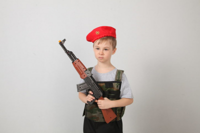 Боец спецназа (бронежилет + берет)